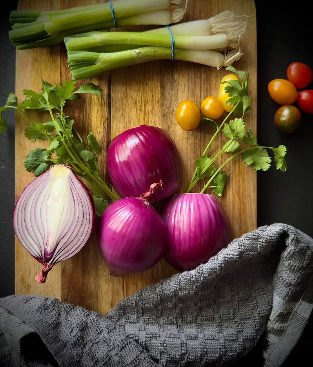 Onion on a cutting board